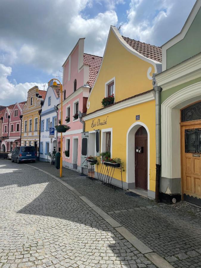 Apartmany Zluty Domecek Třeboň Exterior foto